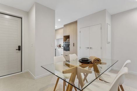 Photo of property in 16 Park Green Avenue, Rosehill, Papakura, 2113