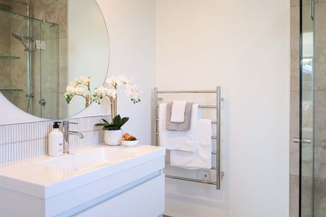 Photo of property in 6 Samuel Place, Terrace End, Palmerston North, 4410