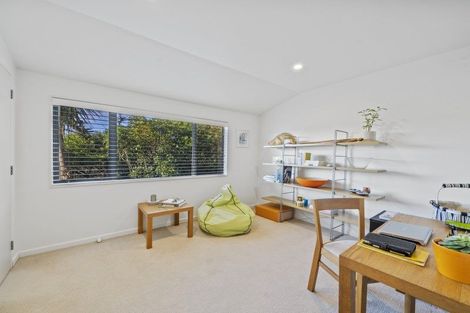 Photo of property in 65a Thurleigh Grove, Karori, Wellington, 6012