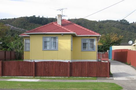 Photo of property in 66 Churton Crescent, Taita, Lower Hutt, 5011