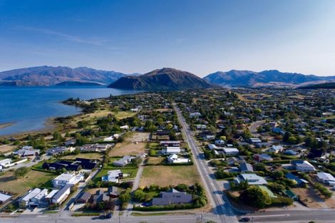 Photo of property in 160 Beacon Point Road, Wanaka, 9305