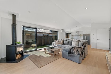 Photo of property in 64 Howden Drive, Jacks Point, 9371