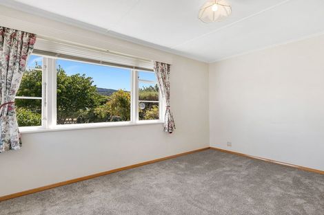 Photo of property in 5 Courtenay Road, Heretaunga, Upper Hutt, 5018