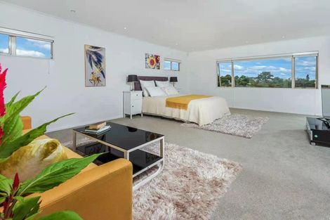 Photo of property in 18 St Clair Place, Browns Bay, Auckland, 0630