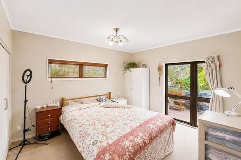 Photo of property in 30 Charles Dickens Drive, Mellons Bay, Auckland, 2014