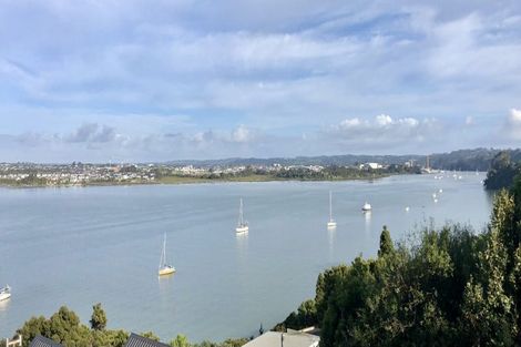 Photo of property in 32 Brigantine Drive, Beach Haven, Auckland, 0626