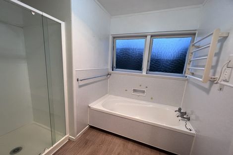 Photo of property in 11 Barlow Place, Chatswood, Auckland, 0626