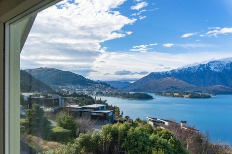 Photo of property in 4 Vanguard Lane, Fernhill, Queenstown, 9300