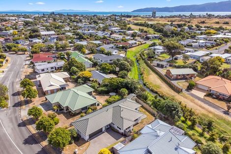 Photo of property in 11 Murray Court, Paraparaumu Beach, Paraparaumu, 5032
