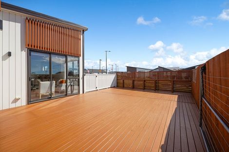 Photo of property in 7 Taiororua Avenue, Massey, Auckland, 0614