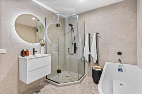 Photo of property in 3/5 Pullum Street, Birkenhead, Auckland, 0626