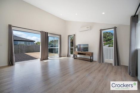 Photo of property in 16 Ararata Lane, Mangere Bridge, Auckland, 2022