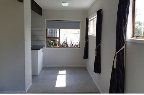 Photo of property in 2/73 Eskdale Road, Birkdale, Auckland, 0626