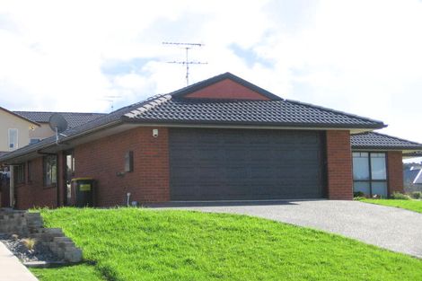 Photo of property in 58 Roberta Crescent, Orewa, 0931