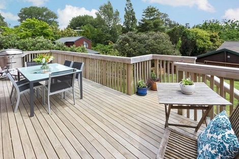 Photo of property in 60 Uxbridge Road, Mellons Bay, Auckland, 2014