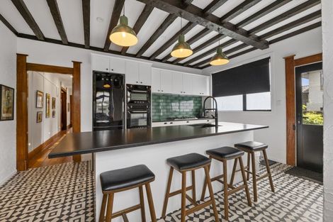 Photo of property in 33 Fitzroy Road, Fitzroy, New Plymouth, 4312