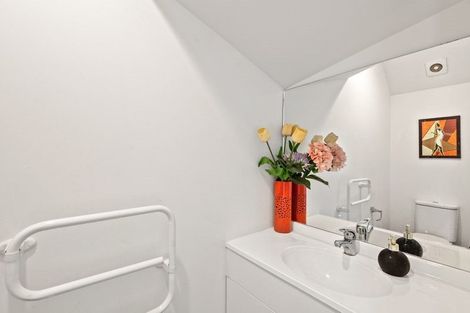 Photo of property in 4/103 Swanson Road, Henderson, Auckland, 0610