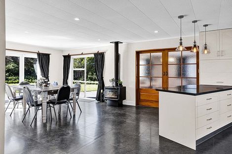 Photo of property in 289 Glover Road, Hawera, 4610