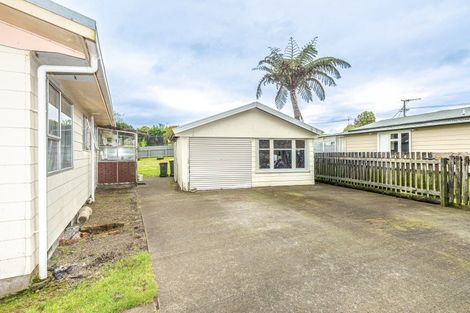 Photo of property in 40 Brassey Street, Waverley, 4510