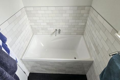 Photo of property in 60 Kingswood Road, Brookfield, Tauranga, 3110