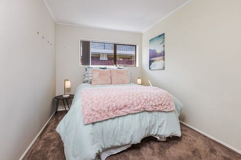 Photo of property in 7 Zenith Place, Conifer Grove, Takanini, 2112