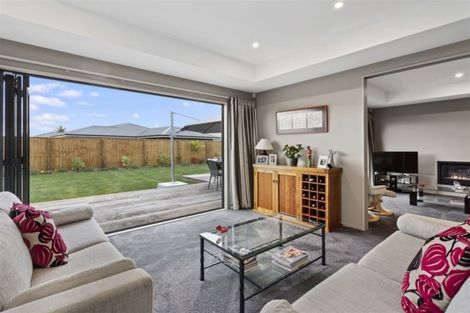 Photo of property in 32 Beachvale Drive, Kaiapoi, 7630