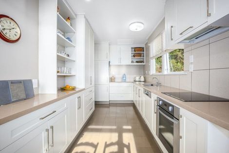 Photo of property in 4 Gill Road, Lowry Bay, Lower Hutt, 5013