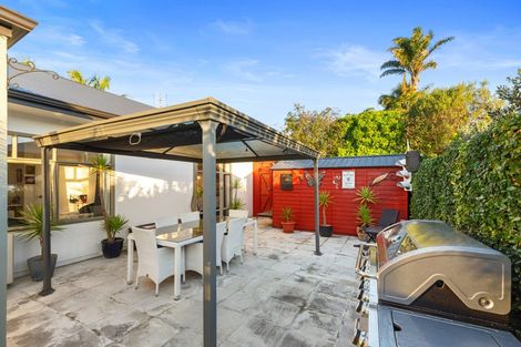 Photo of property in 2 Thornlea Drive, Welcome Bay, Tauranga, 3112