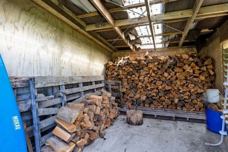 Photo of property in 957 Main Road North, Onaero, Waitara, 4383