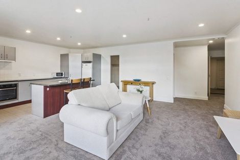 Photo of property in 2c/7-11 Bute Road, Browns Bay, Auckland, 0630