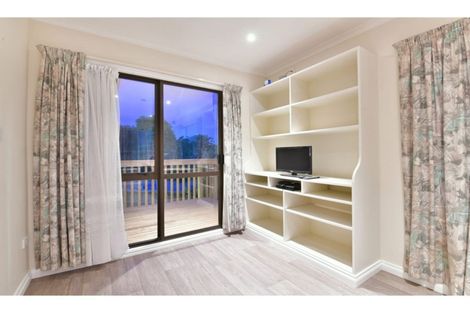 Photo of property in 13 Quo Vadis Place, Red Beach, 0932