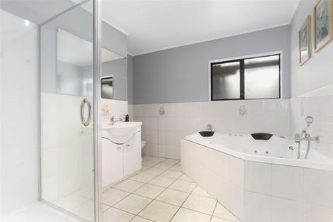 Photo of property in 46 Glen Marine Parade, Glendene, Auckland, 0602