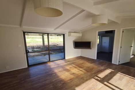 Photo of property in 187 Foster Road, Kumeu, 0891