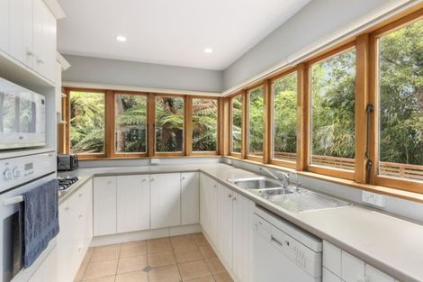 Photo of property in 560 Stokes Valley Road, Stokes Valley, Lower Hutt, 5019