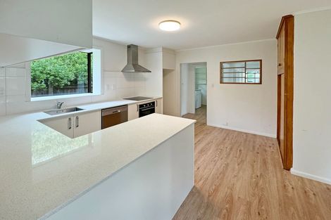 Photo of property in 16 Manor Place, Bryndwr, Christchurch, 8053