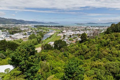 Photo of property in 16 City View Grove, Harbour View, Lower Hutt, 5010