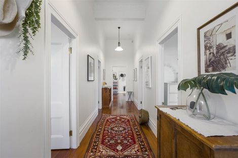 Photo of property in 61 Aroha Avenue, Sandringham, Auckland, 1025