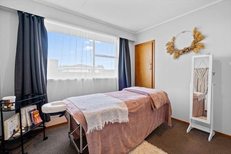 Photo of property in 2 Kaka Street, Gore, 9710