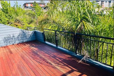 Photo of property in 28 Waterview Downs, Waterview, Auckland, 1026