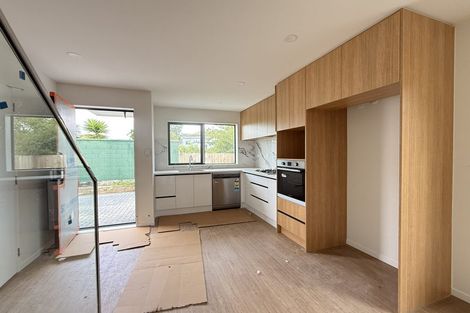 Photo of property in 40 Normanton Street, Glenfield, Auckland, 0629