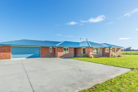 Photo of property in 1061 Taonui Road, Colyton, Feilding, 4775
