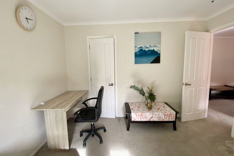 Photo of property in 15 Kingsclere Place, Goodwood Heights, Auckland, 2105