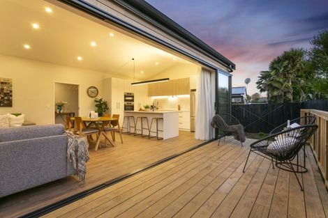 Photo of property in 53c Red Beach Road, Red Beach, 0932