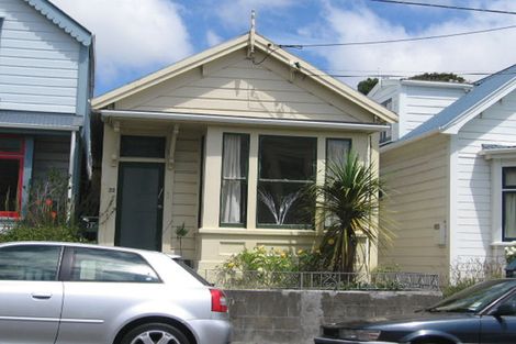 Photo of property in 22 Queen Street, Mount Victoria, Wellington, 6011