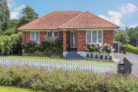 Photo of property in 60 Uxbridge Road, Mellons Bay, Auckland, 2014