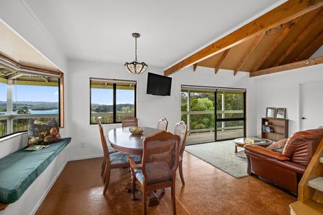 Photo of property in 28 Brick Bay Drive, Sandspit, Warkworth, 0982