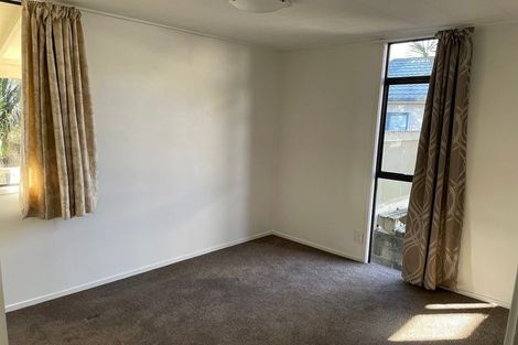 Photo of property in 2/3 Glencourt Place, Glenfield, Auckland, 0629