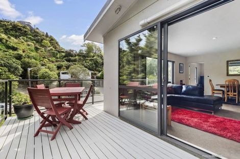 Photo of property in 3 Atahu Grove, Tirohanga, Lower Hutt, 5010