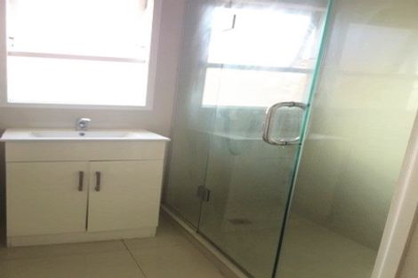 Photo of property in 4 Gill Avenue, Te Atatu Peninsula, Auckland, 0610