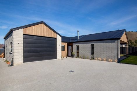 Photo of property in 8 Duohys Lane, Mount Pisa, 9383